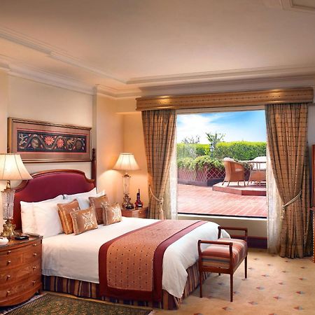 Itc Maurya, A Luxury Collection Hotel, Nueva Delhi Habitación foto A suite at the Taj Mahal Palace