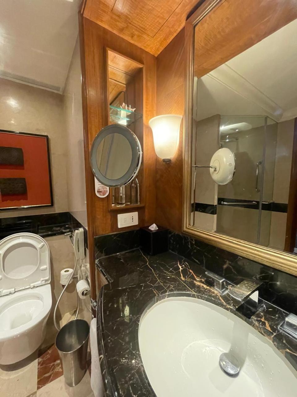 Itc Maurya, A Luxury Collection Hotel, Nueva Delhi Exterior foto Bathroom