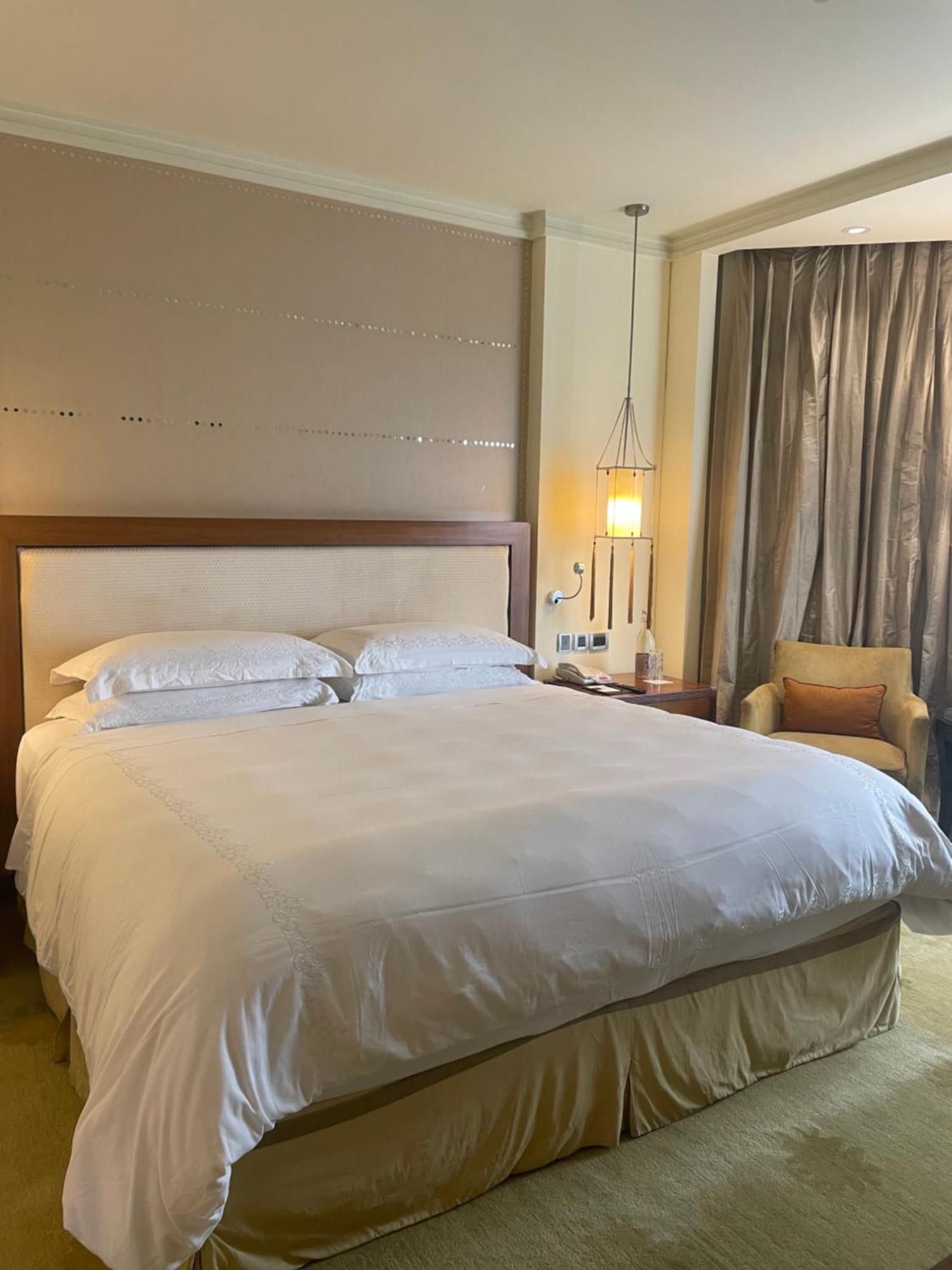 Itc Maurya, A Luxury Collection Hotel, Nueva Delhi Exterior foto A bed in a hotel room